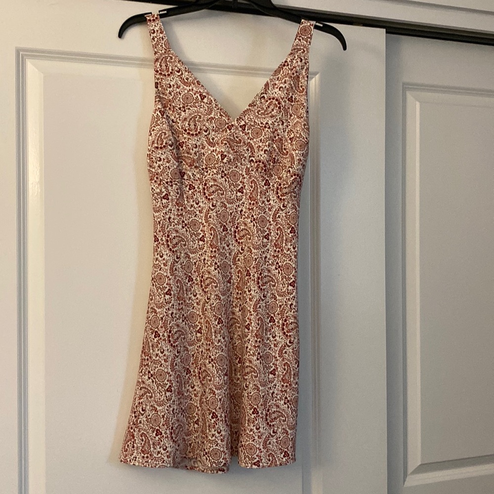 Abercrombie sun dress size XS. Red & pink flower/paisley print. Zip back lined